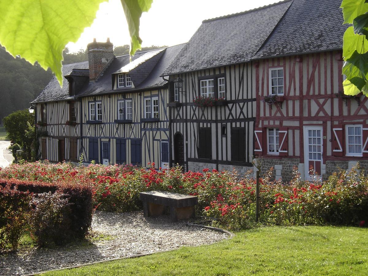 Le Gite Des Trois Vaches Brionne Buitenkant foto
